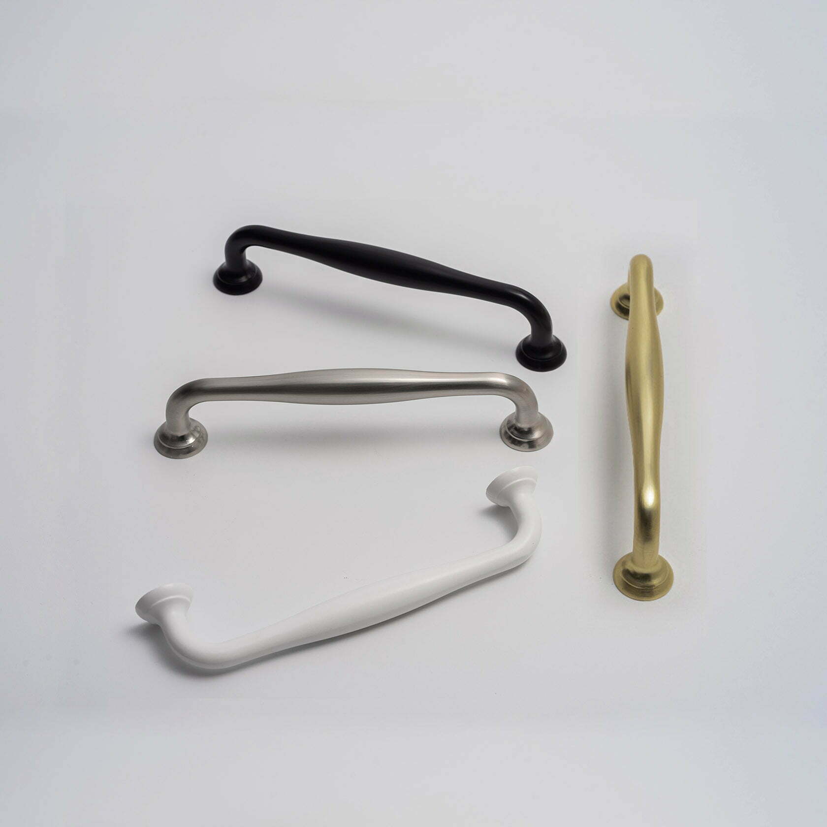 Mackay Classic Hamptons Kitchen Handles - Image 2