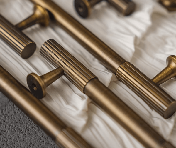 KT&CO Kitchen cabinet handles antique aged brass Rose Bay